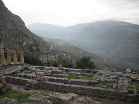 Ruínas do Templo de Apolo em Delphos - Grécia